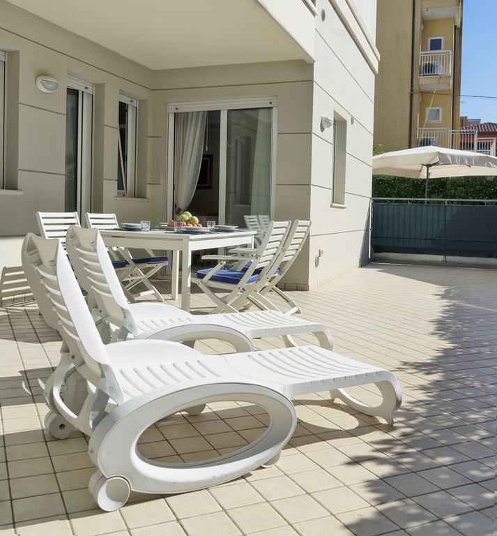 Residence Hamilton Riccione Exterior foto